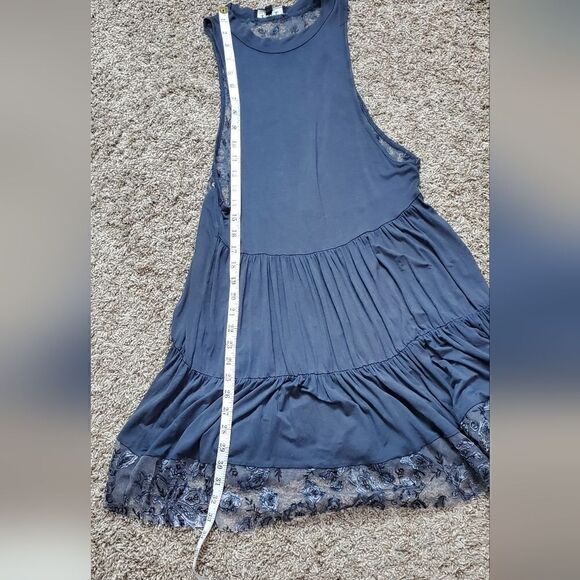 Pol Gray Knit &  Floral Lace Dress with Back Cutout - Picture 5 of 8